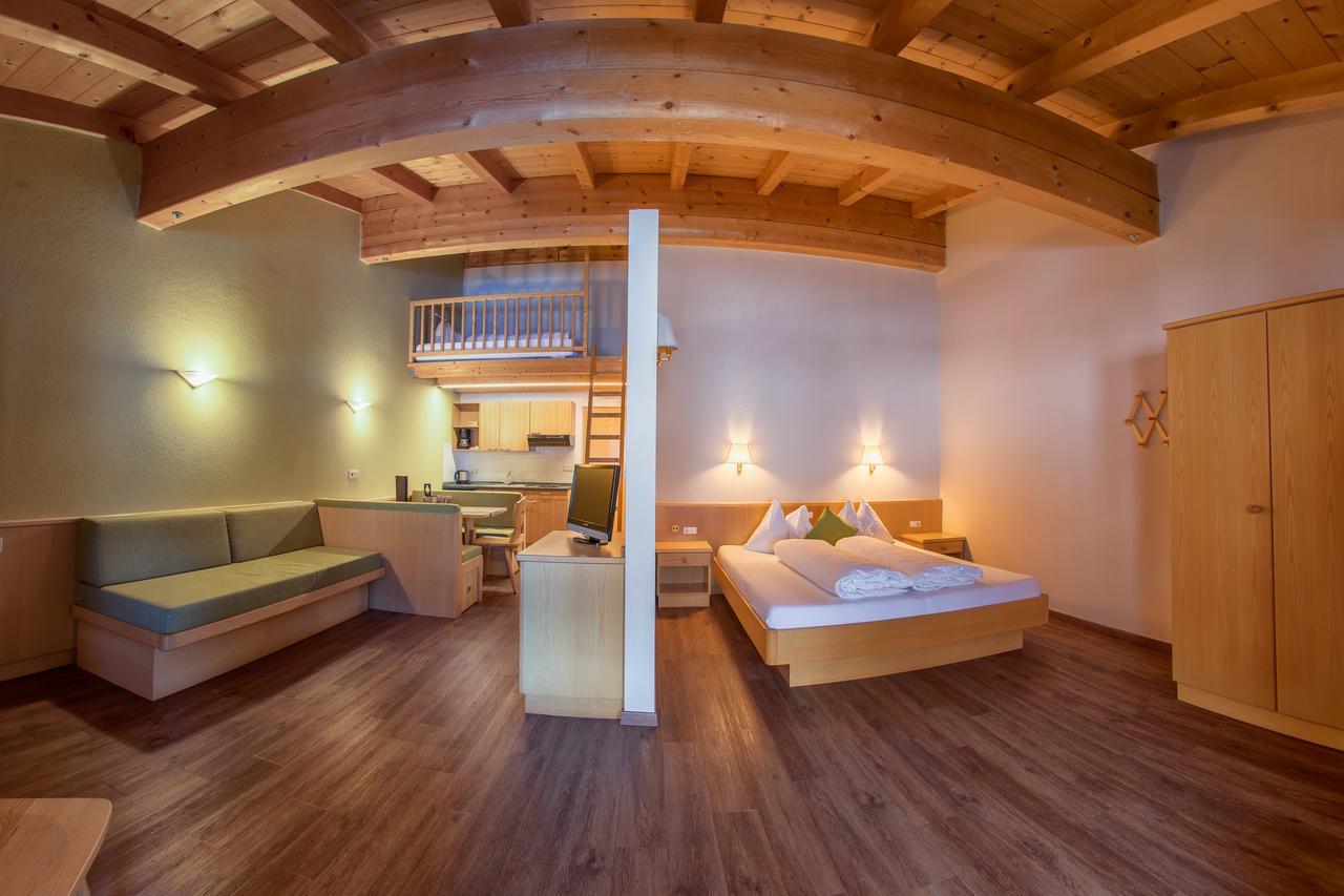 Mountain Living Apartments Сан-Валентино-алла-Мута Экстерьер фото